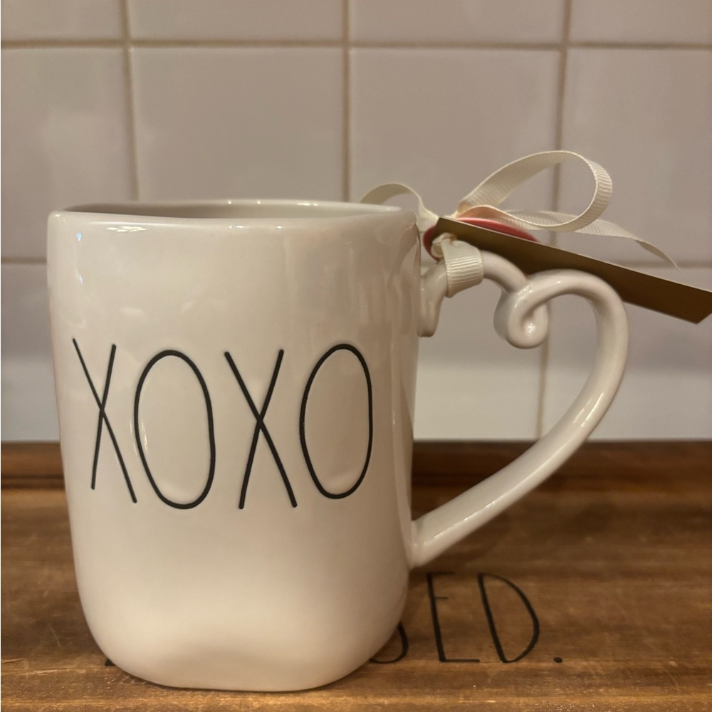 Rae Dunn XOXO Mug with Heart Handle ❤️